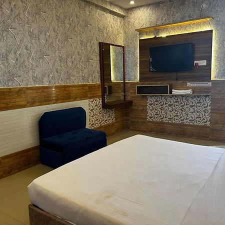 Hotels7Apple Mahoba Eksteriør billede