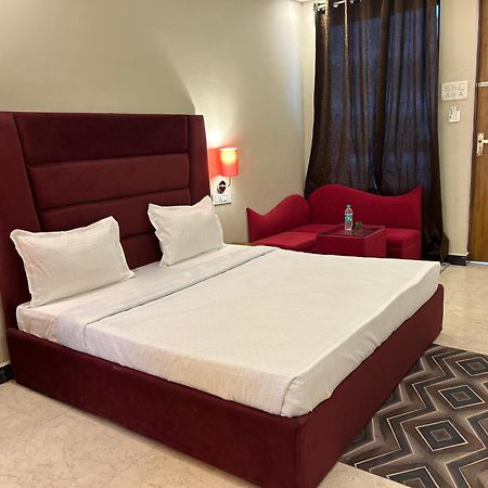 Hotels7Apple Mahoba Eksteriør billede