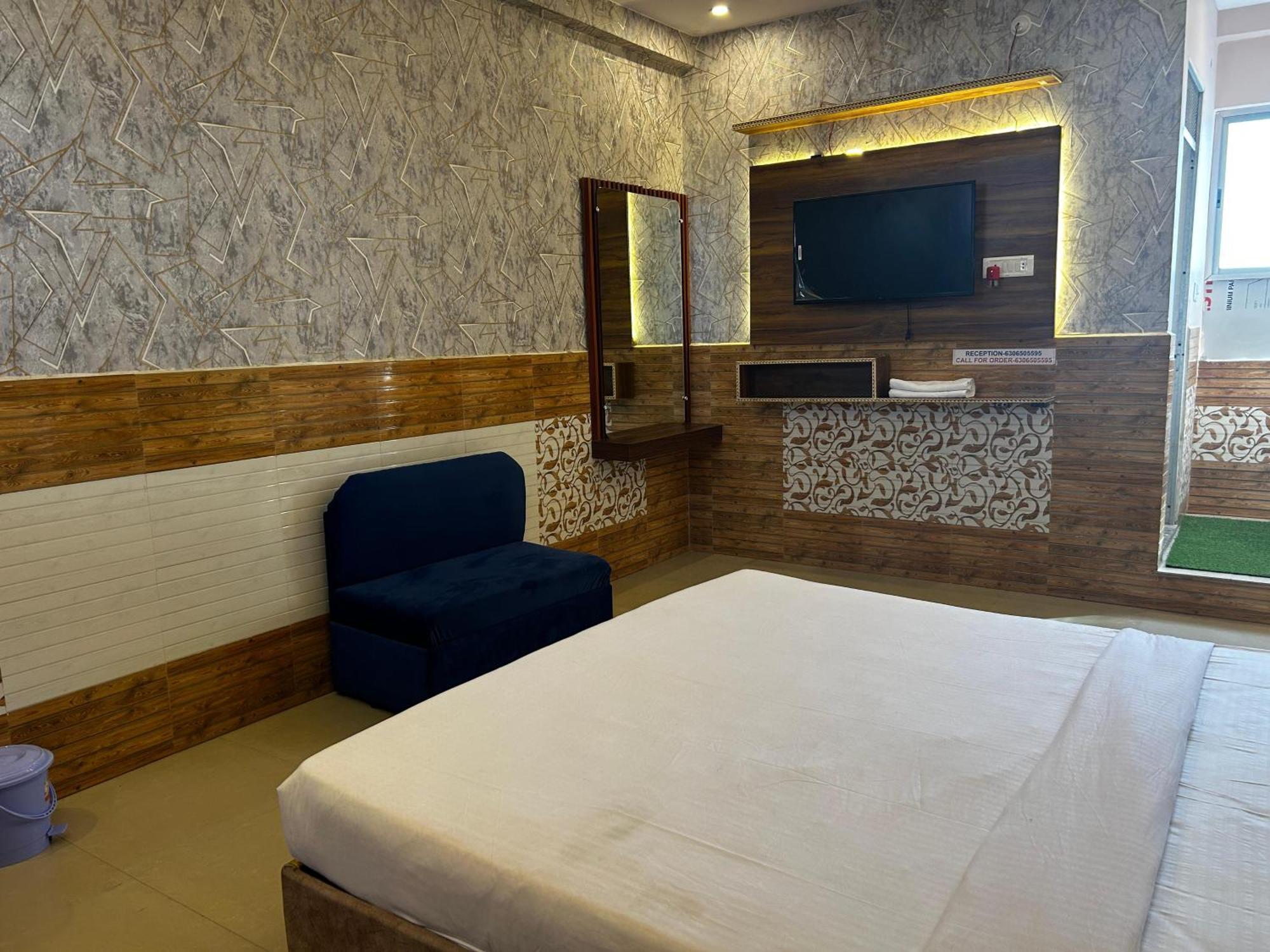 Hotels7Apple Mahoba Eksteriør billede