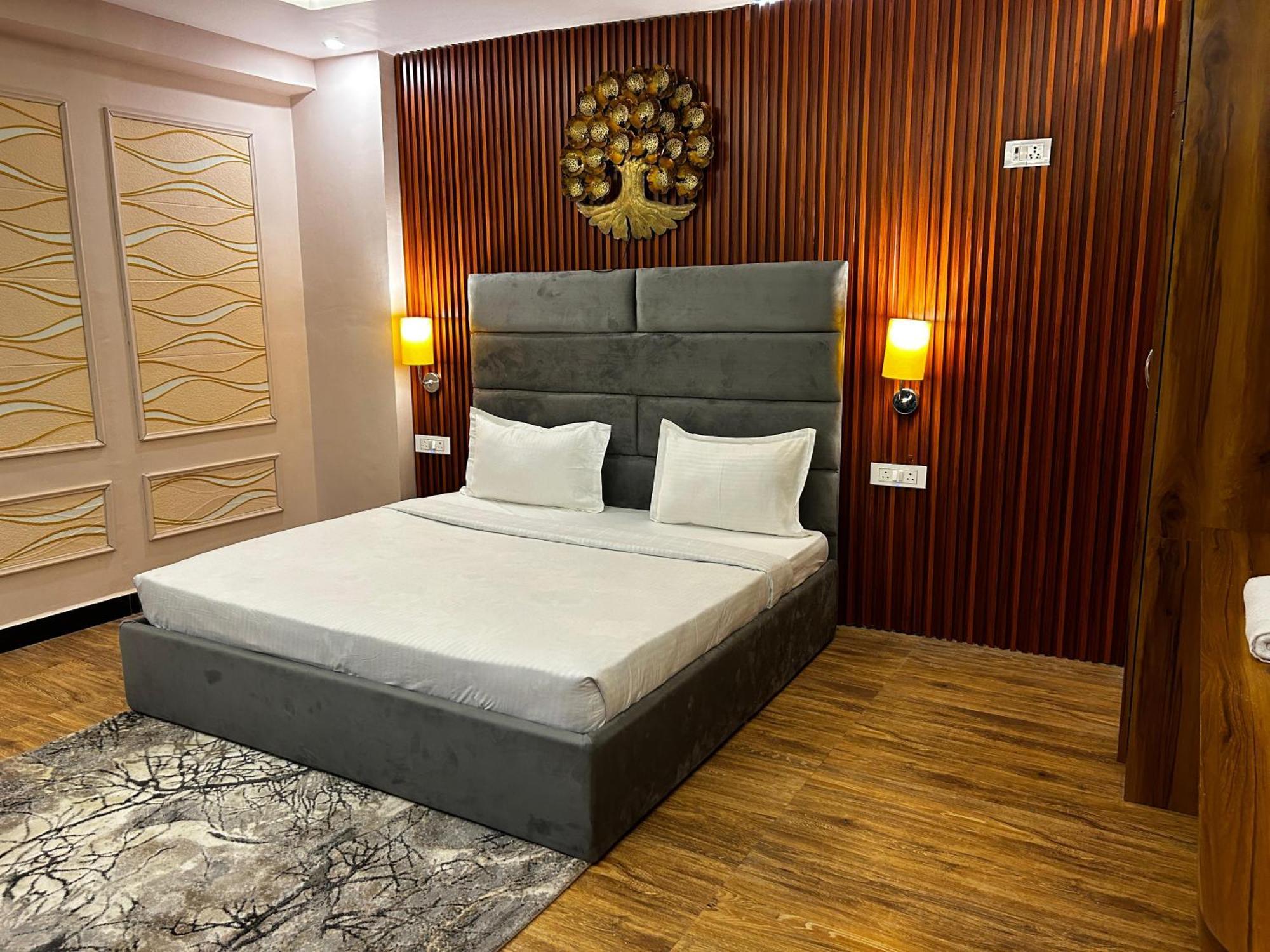 Hotels7Apple Mahoba Eksteriør billede
