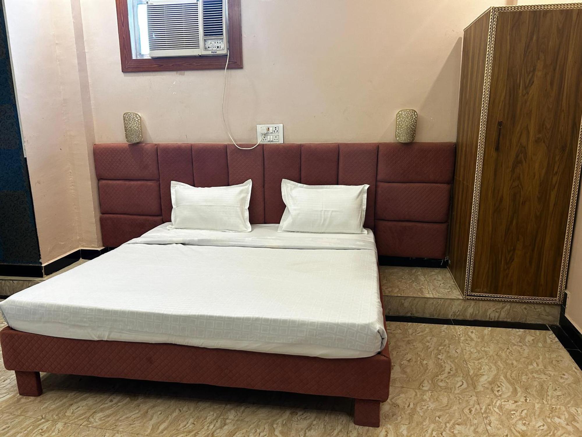 Hotels7Apple Mahoba Eksteriør billede