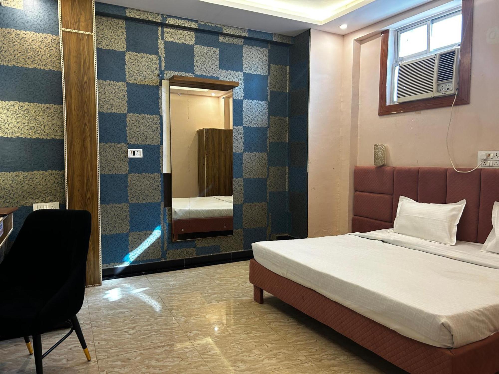 Hotels7Apple Mahoba Eksteriør billede